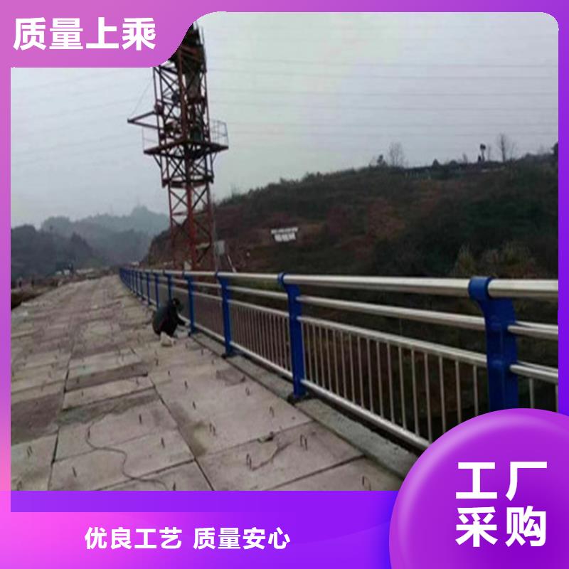 加厚方管防撞桥梁护栏现场安装