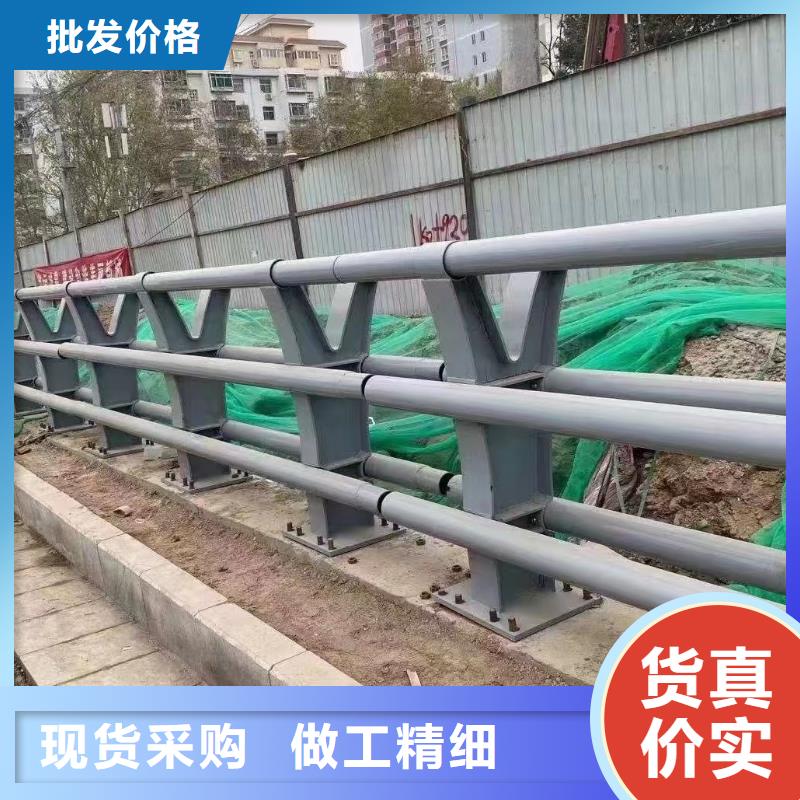 选购<鑫方达>河道桥护栏河道安全隔离护栏生产厂家