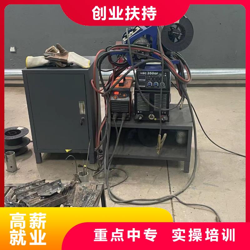 虎振学校新能源汽修学校大学环境