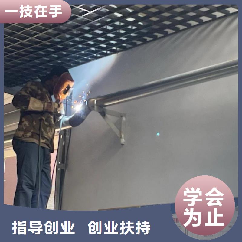 虎振技工学校叉车考证大学环境